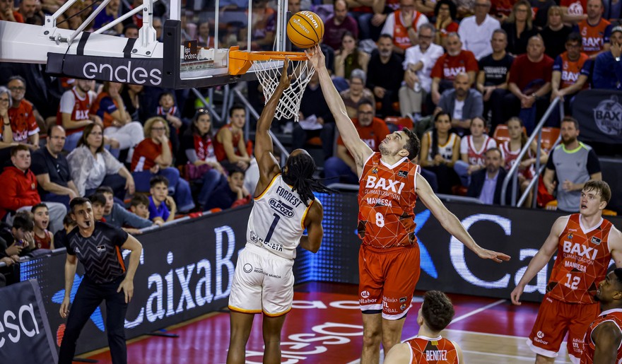 Un BAXI Manresa competitiu acaba perdent per detalls Un BAXI Manresa competitiu acaba perdent per detalls