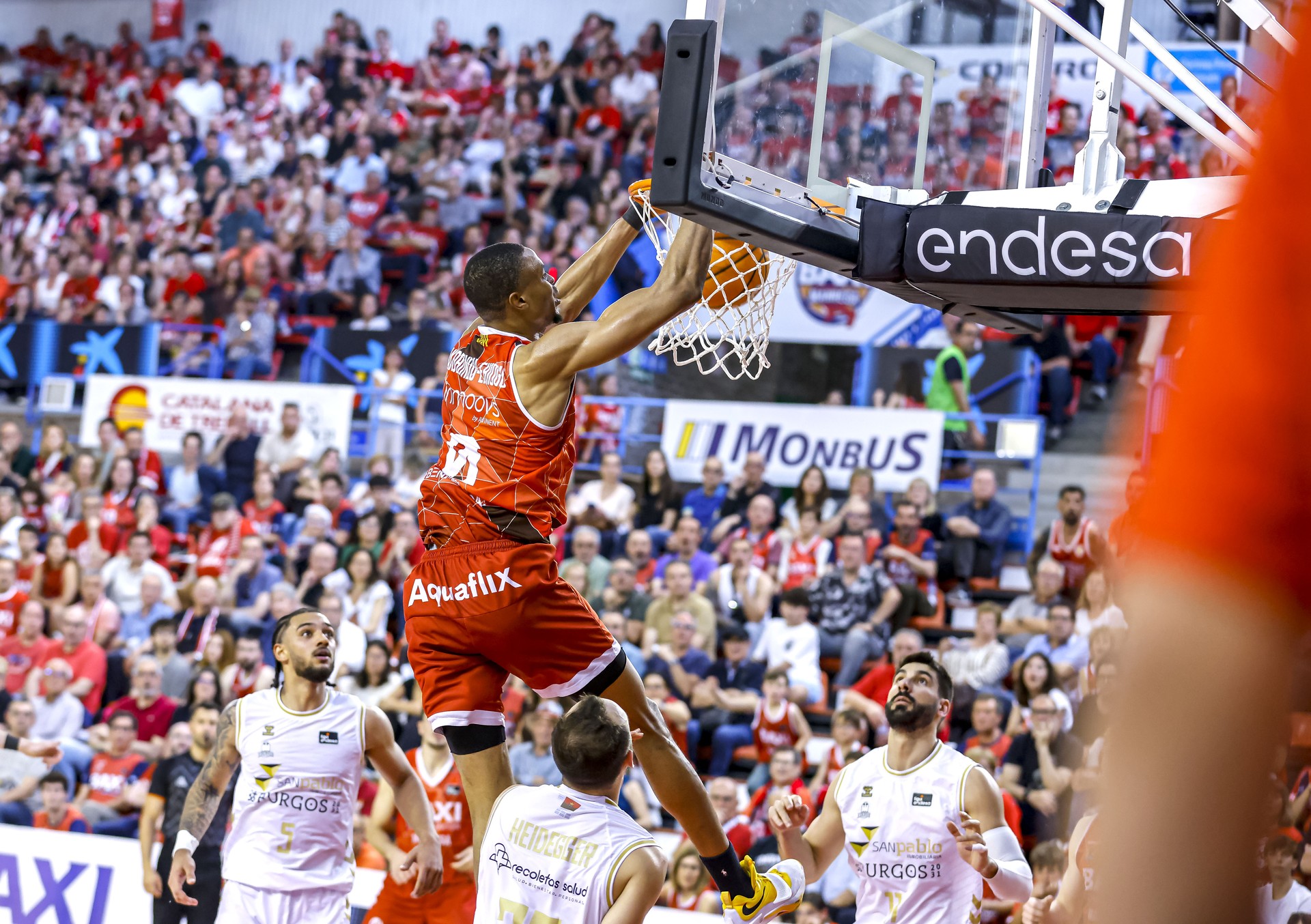 El BAXI Manresa cau davant el San Pablo Burgos El BAXI Manresa cau davant el San Pablo Burgos