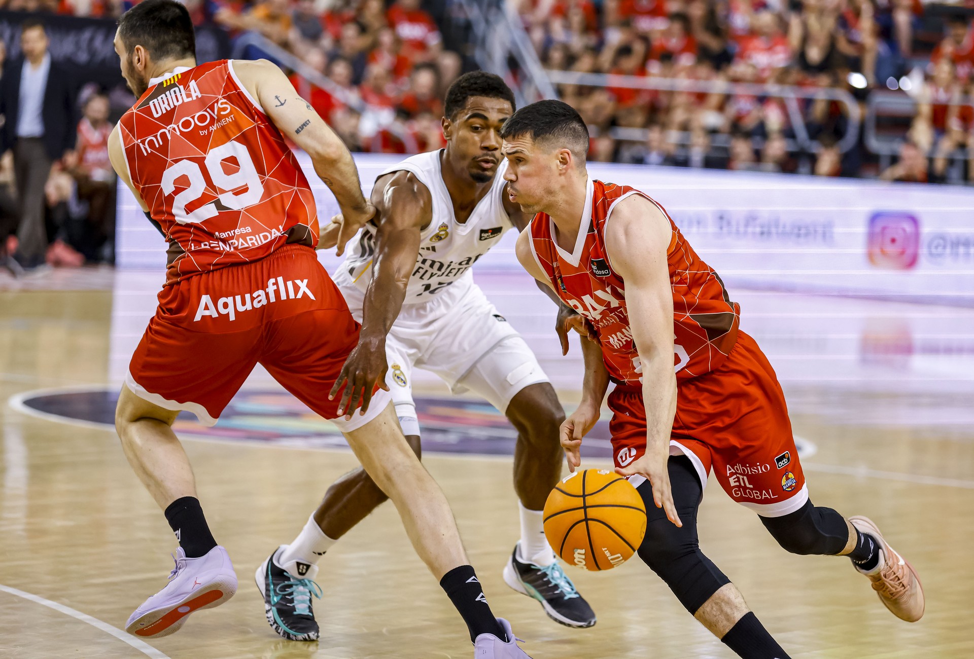 Final rodó del BAXI Manresa, guanyant el Real Madrid al Nou Congost Final rodó del BAXI Manresa, guanyant el Real Madrid al Nou Congost