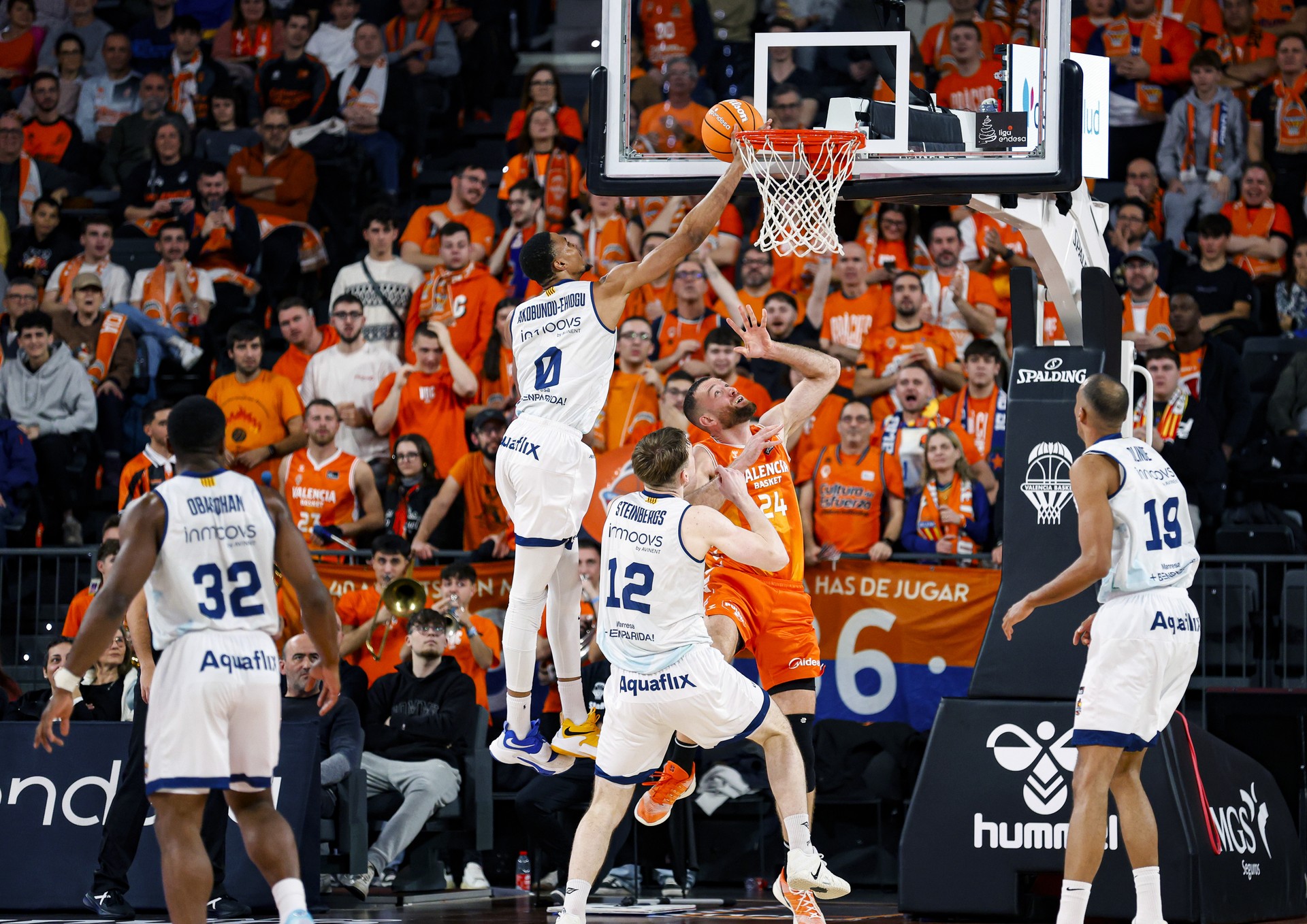 El BAXI Manresa perd en la seva primera visita al Roig Arena El BAXI Manresa perd en la seva primera visita al Roig Arena