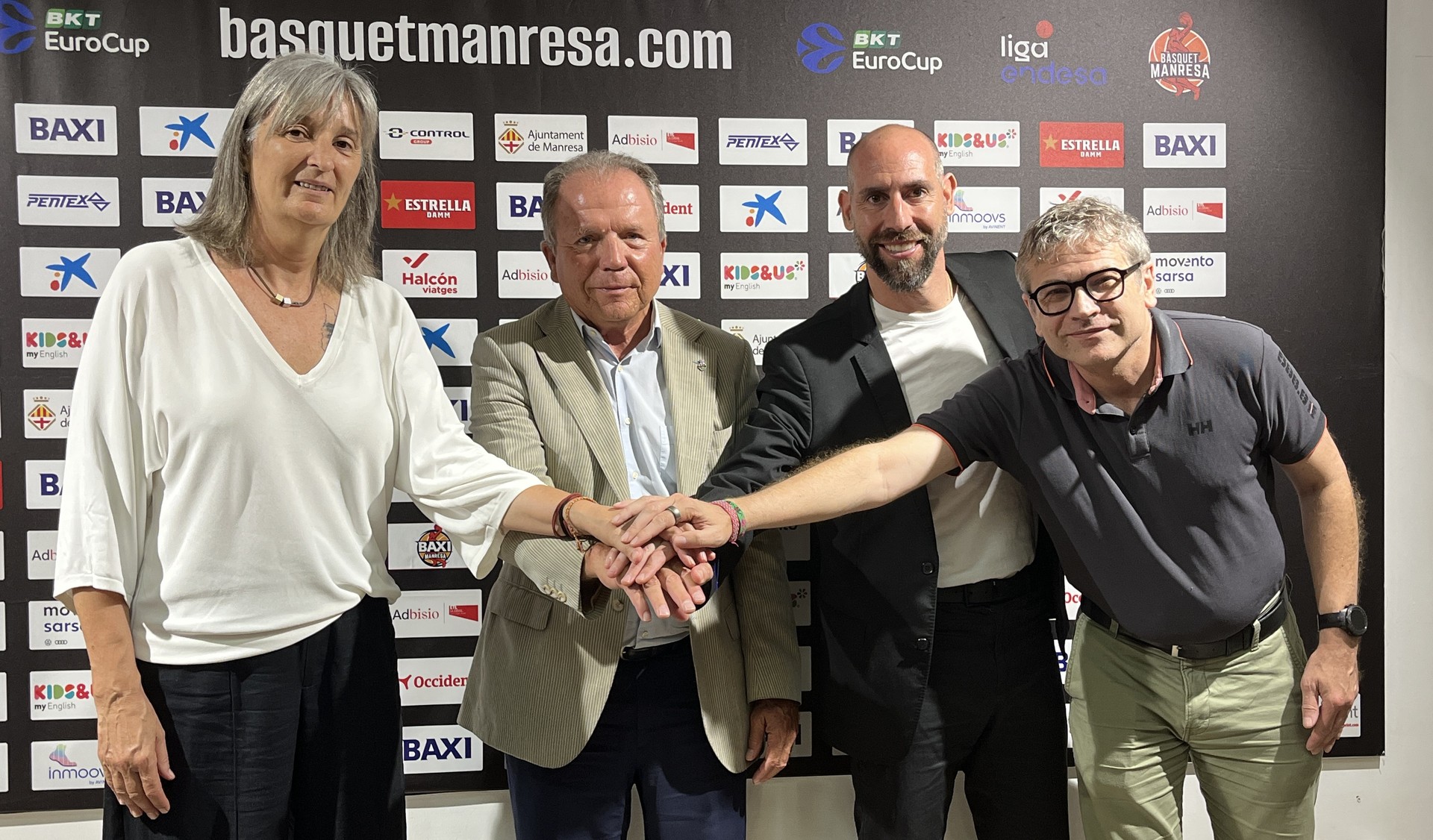 La Fundació Bàsquet Manresa fa una expedició solidària a Cap Verd La Fundació Bàsquet Manresa fa una expedició solidària a Cap Verd