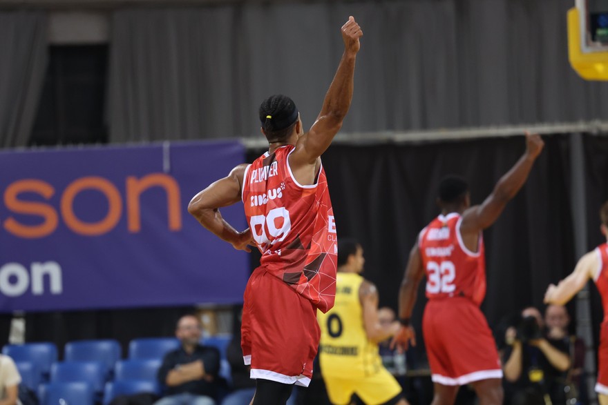 El BAXI Manresa treu d’una pista ‘calenta’ la primera victòria fora de casa El BAXI Manresa treu d’una pista ‘calenta’ la primera victòria fora de casa