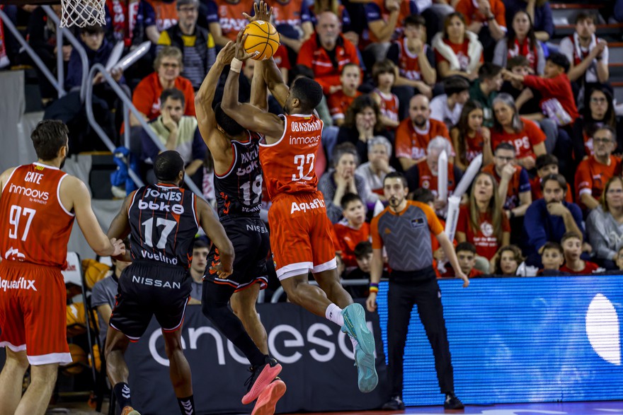 Photo gallery J20: BAXI Manresa 89 - Surne Bilbao Basket  74