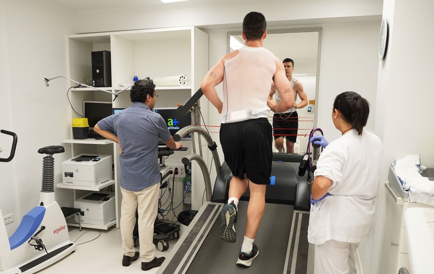 The BAXI Manresa players successfully pass the medico-sports examinations at the CIMETIR